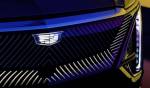 Электромобили Cadillac получат новую черно-белую версию классического логотипа