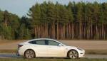 Рабочие находят неразорвавшиеся бомбы на немецком заводе Tesla 4