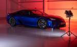 Смотрите, как Lexus LFA стильно отмечает свое 10-летие